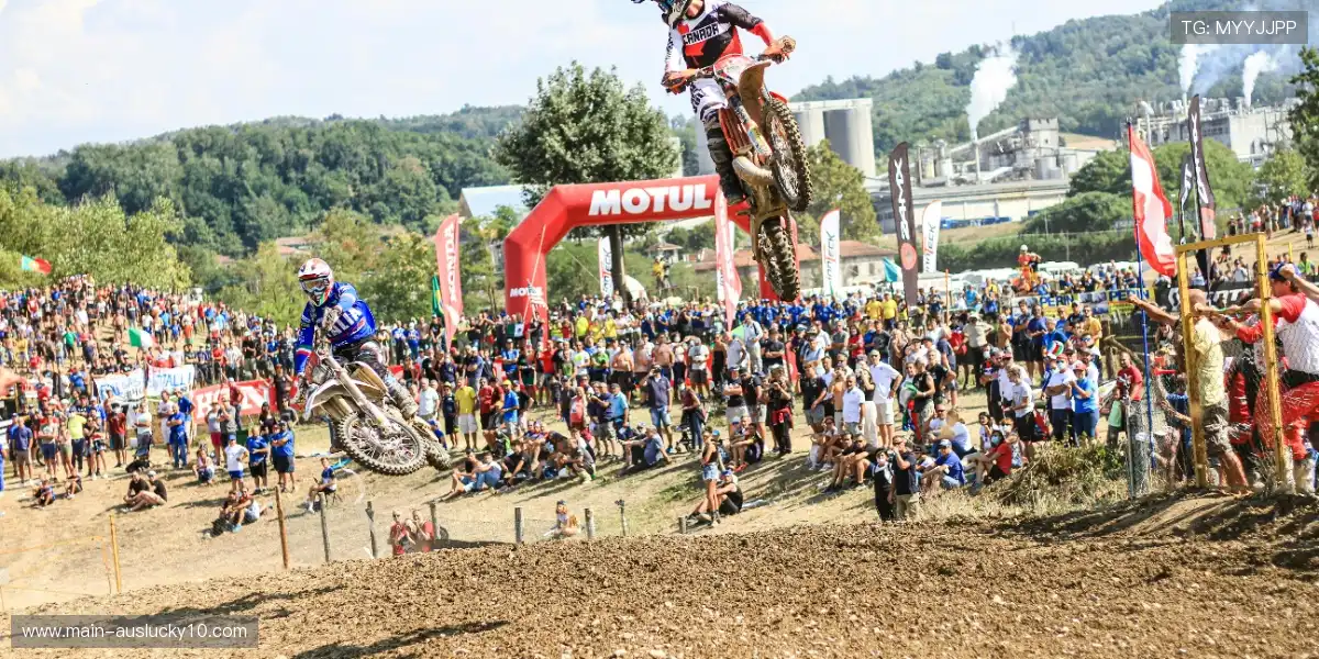 🏃 奔跑汗水交织成诗，无畏精神全场闪耀！✨